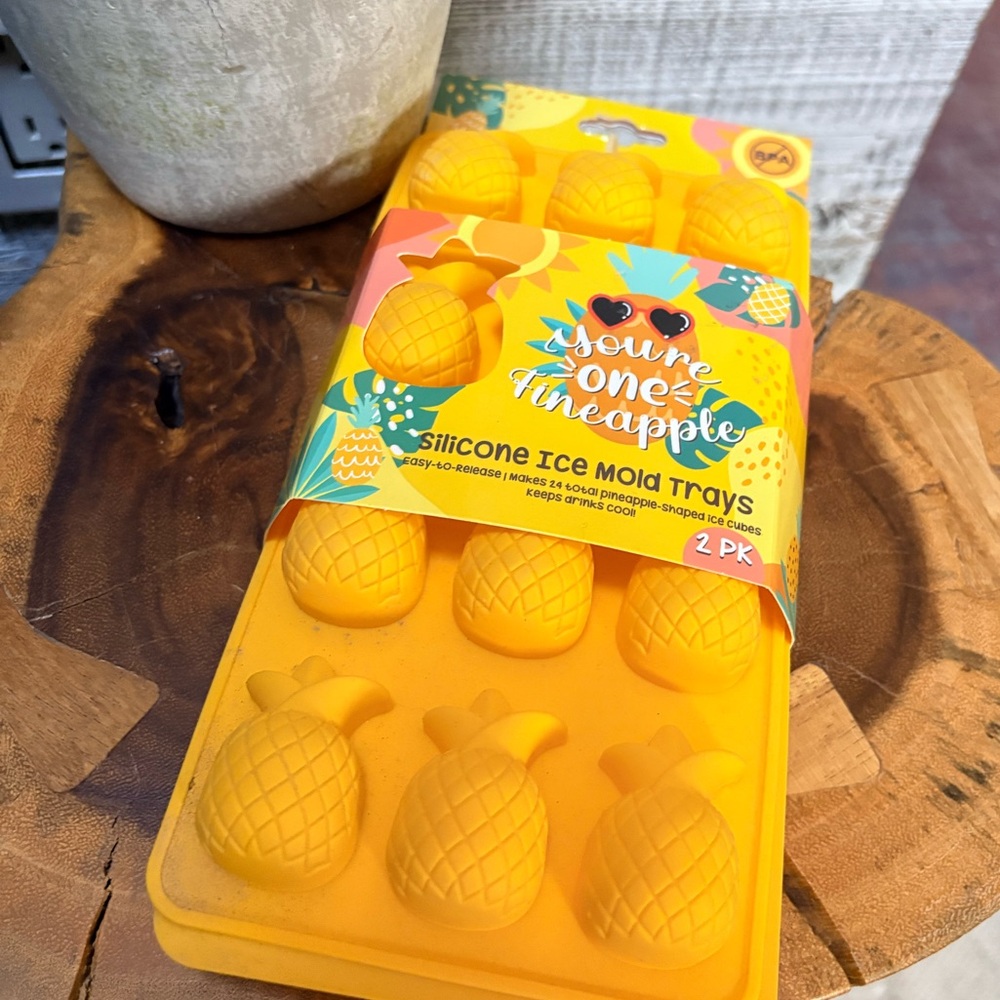 3/$30 | Evriholder | NEW 2x Pineapple Silicone Ice Mold Trays - 12x each